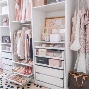 Meet your Posher, Caroline